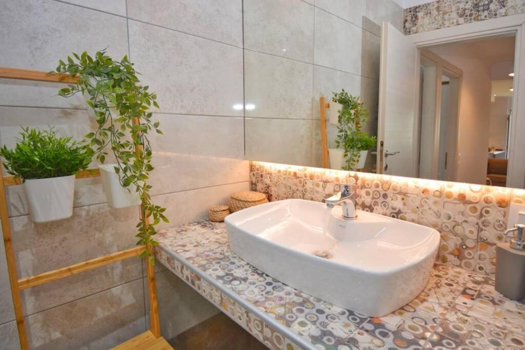 Potamos Deluxe White Apartment מראה חיצוני תמונה