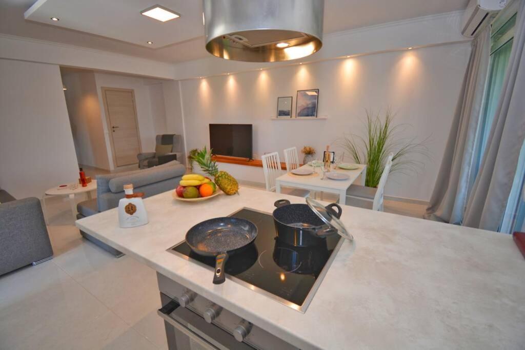 Potamos Deluxe White Apartment מראה חיצוני תמונה